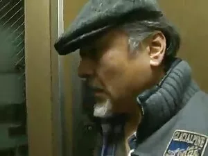 Mme Moore aime les j ...