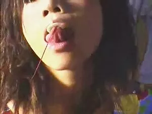 Voyeur monstre obser ...