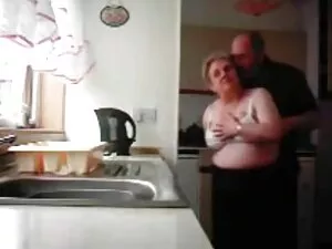 La fille poilue Sash ...