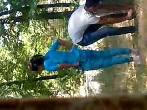 Mignonne blonde rian ...