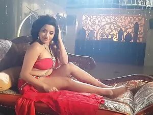 Brunette se fait suc ...